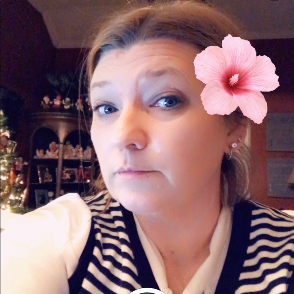 Meet your Posher, Liz